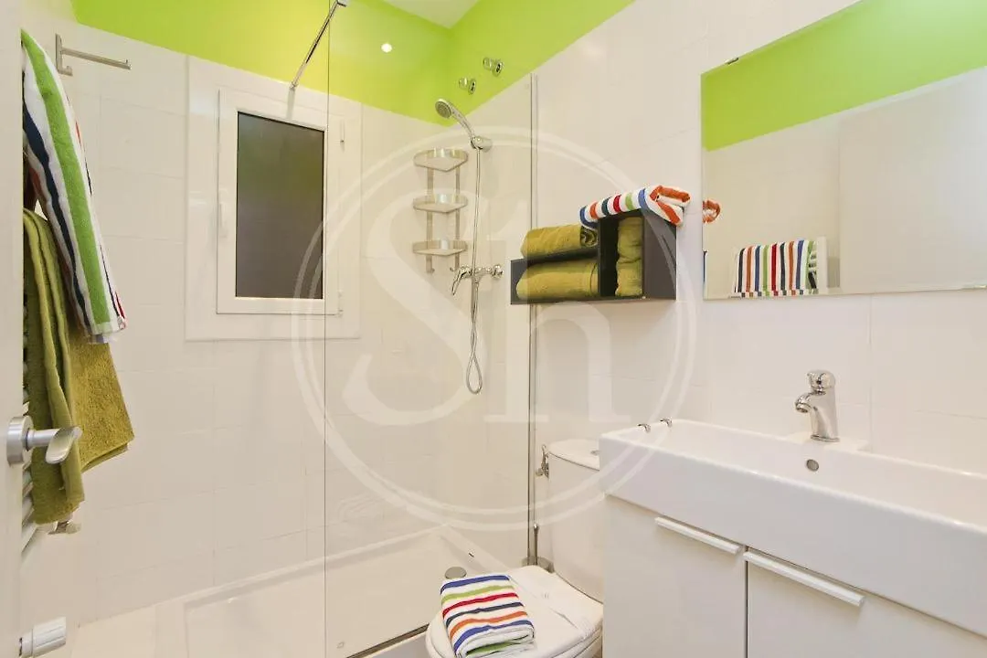 Borrell Apartment Barcelona