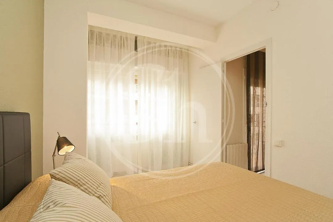Borrell Apartment Barcelona